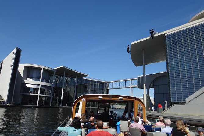 Berlin sightseeing boat tour on the Spree - The Spree is a smart way to see Berlin in one hour