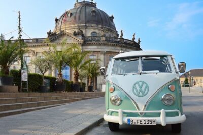Berlin: Sightseeing Tour in Classic Volkswagen T1 Samba Bus - Getting your bearings: how the route moves in 2 hours