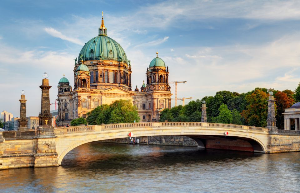 Berlin: Sightseeing Walking Tour of the Top 20 Attractions - Why a Top 20 Berlin walk beats the classic short list