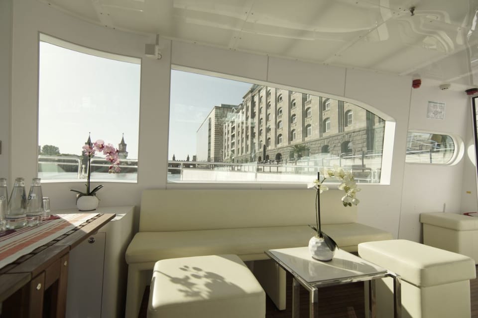 Berlin: Solar Powered Sunset Catamaran Cruise & Audio Guide - Onboard Comfort: Drinks, Snacks, Blankets, and Clean Facilities