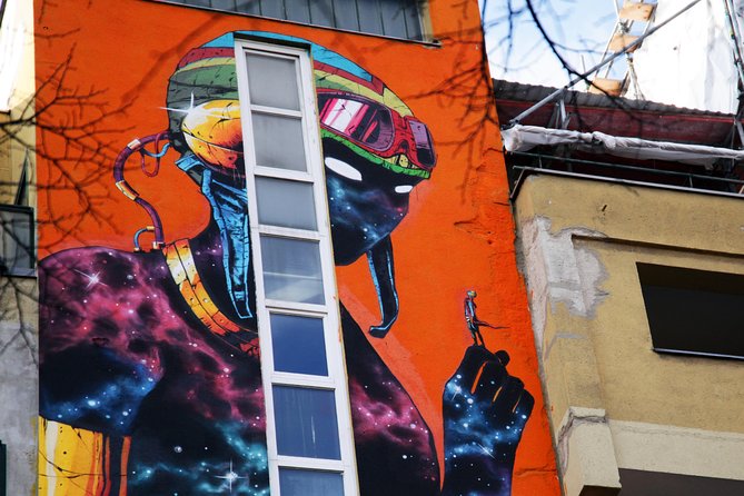 Berlin Street Art & Graffiti Walking Tour - Haus Schwarzenberg: The Story Behind the Walls