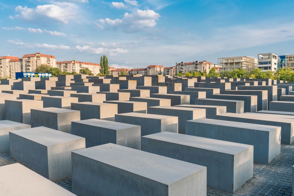 Berlin: Third Reich and Cold War 2 Hour Walking Tour - Walking a real Wall section: about 200 meters of division