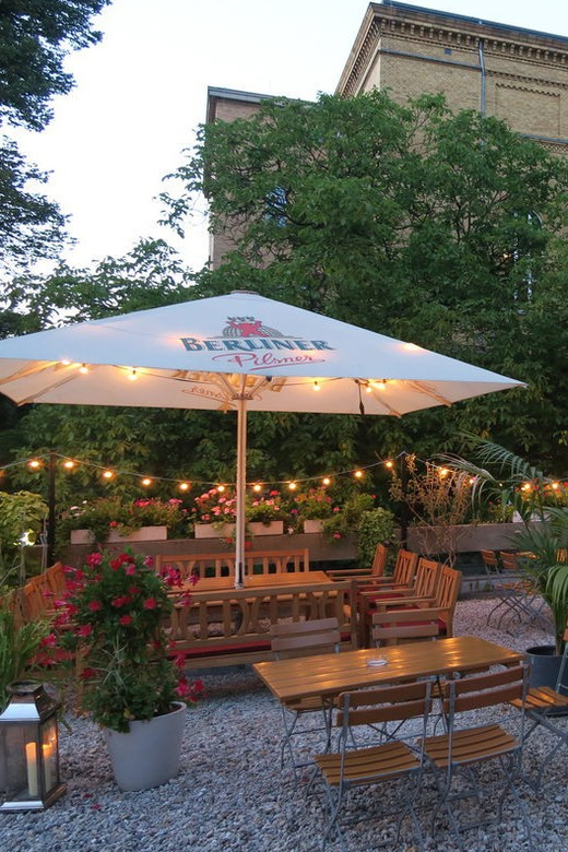 Berlin: Ticket for Bar Jeder Vernunft - Theater & Restaurant - Bar Jede Vernunft Mirror Tent: Why the Room Matters