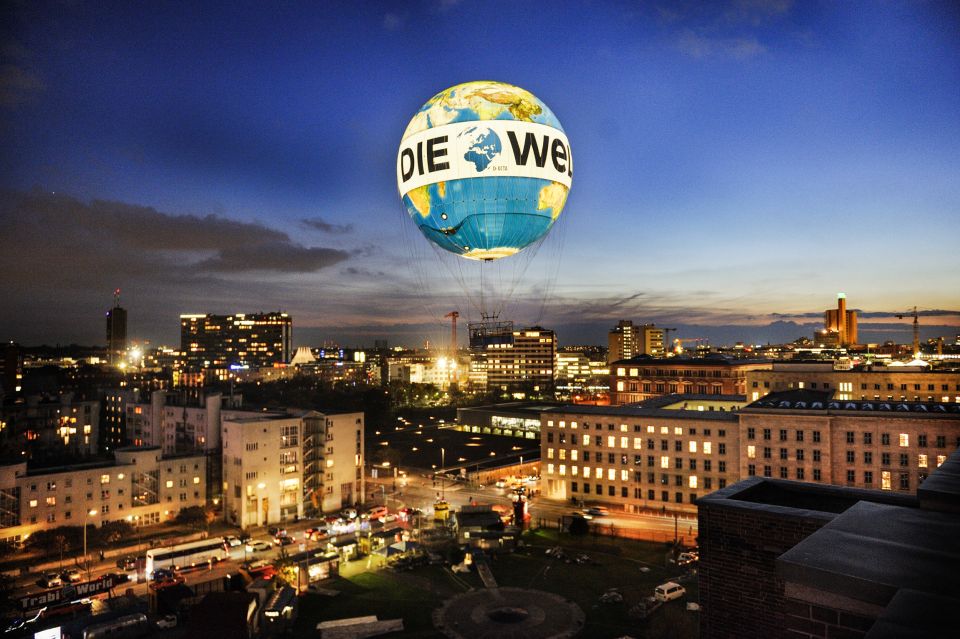 Berlin: Ticket for World Balloon with Perfect View - How the ride is run: staff, information, and comfort while you wait