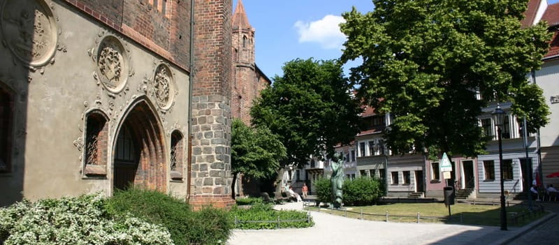 Berlin: Top Secret Berlin Guided Bike Tour - Why a 17-kilometer ride beats the usual Berlin checklist