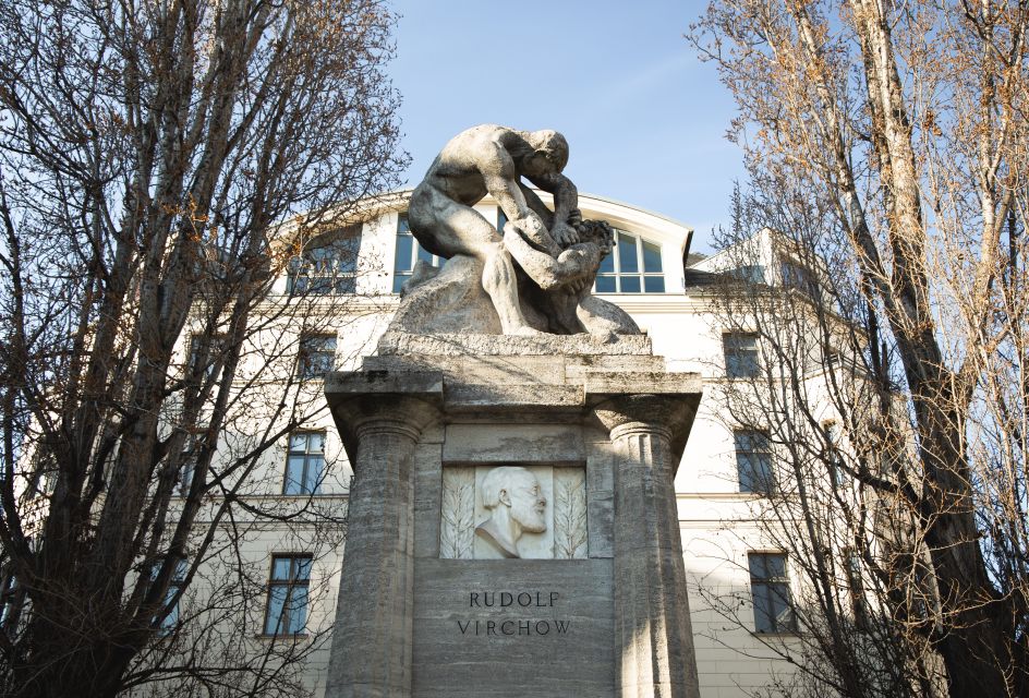 Berlin: walking tour about Charité - Famous doctors and Nobel winners: what the names actually explain