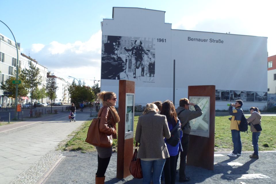 Berlin Wall: Small Group Guided Tour - Bornholmer Straße to Bernauerstraße: memorials that don’t act silent