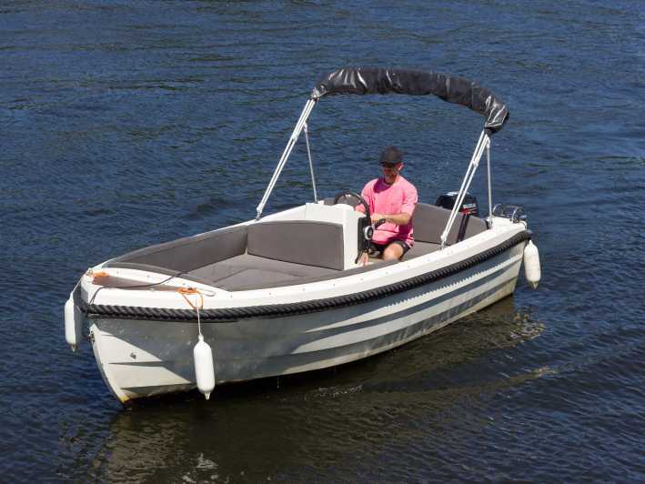 Berlin: Wonderful days renting the motorboat tortola - Meet at Neuhelgoländer Weg 7: Getting Set Up Fast