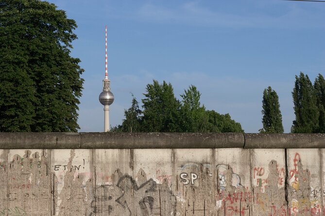 Berlin's Best: 2 Hour Walking Tour Third Reich and the Cold War - Holocaust Memorial Walk and the View Above Hitler’s Bunker