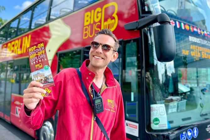 Big Bus Berlin Hop-On Hop-Off Sightseeing Tour & Currywurst - Commentary, guides, and the difference between day and night
