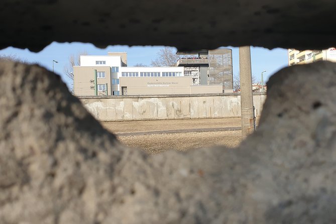 Cold War and Berlin Wall Tour in Italian - Why This Italian Cold War Walk Works So Well