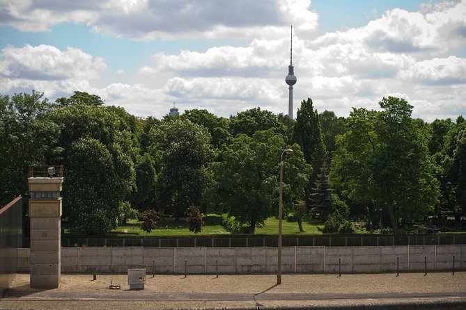 Cold War, Berlin Wall, Spies and the East Side Gallery - Friedrichstrasse and the ghost train: starting inside the division