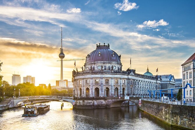 Deluxe Berlin: Hassle-Free Shore Tour from Warnemunde Cruise Port - Charlottenburg Palace and West Berlin Sights