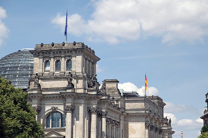 Discover Berlin Half-Day Walking Tour - Walking the Berlin Wall line and the 1989 change