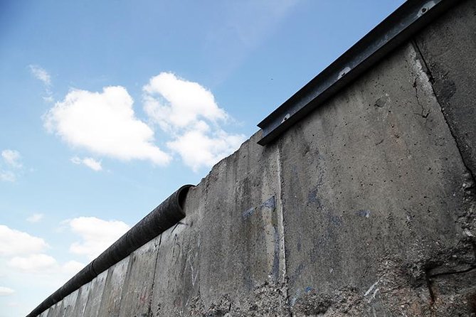 East Berlin and the Berlin Wall 2-Hour Walking Tour - Walking East Berlin: what this two-hour Wall route gives you