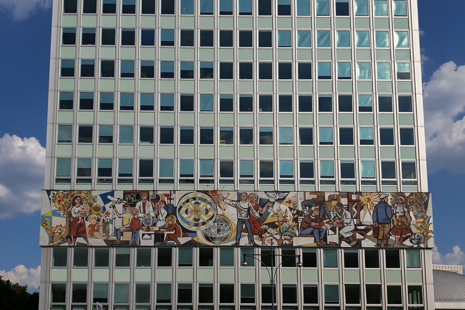 East Berlin and the Wall: Walking Tour - East Side Gallery: Murals, Memory, and the Brezhnev-Honecker Kiss