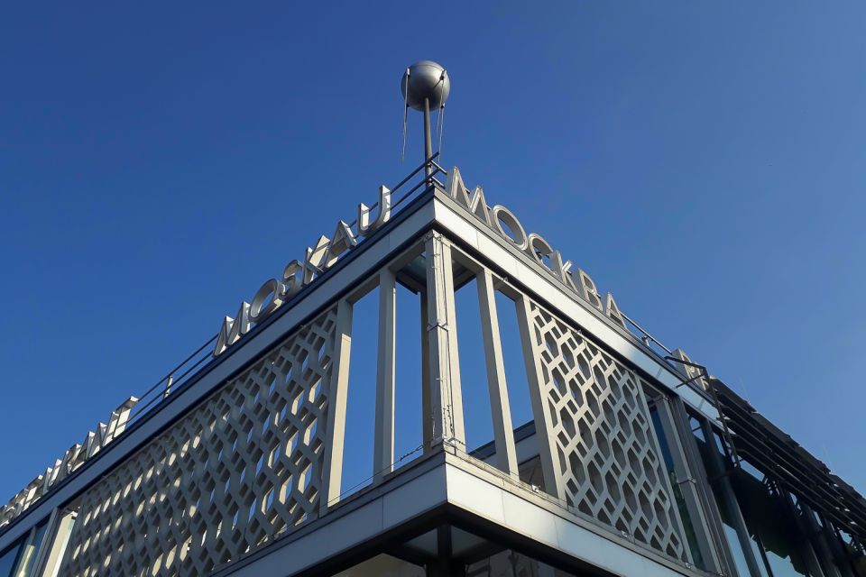 East Berlin and the Wall: Walking Tour - Guide Quality: Clear Explanations and Human Stories