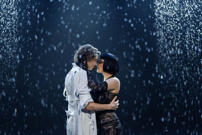 FALLING | IN LOVE Grand Show at Friedrichstadt-Palast Berlin - Language Mix and Story Comfort Level: How to Enjoy It Even Without German