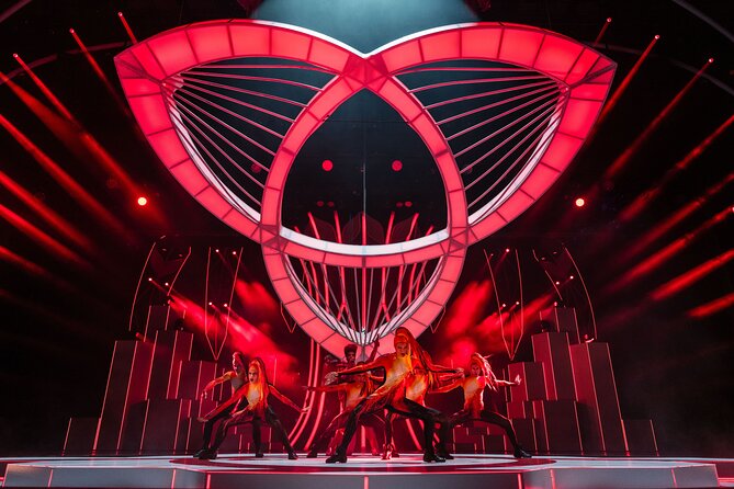 FALLING | IN LOVE Grand Show at Friedrichstadt-Palast Berlin - Cost, Value, and Booking Timing for a Berlin Night Out