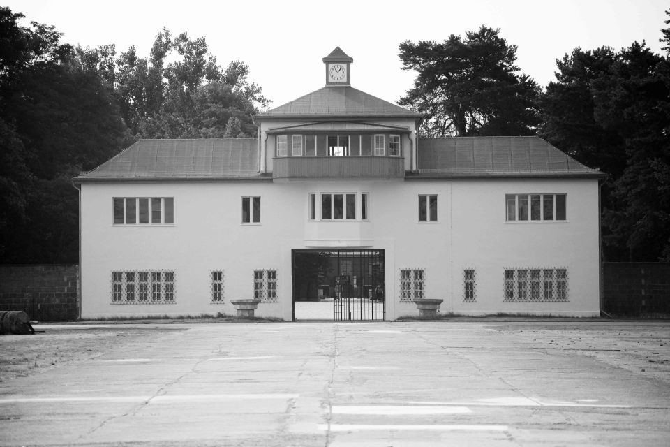 From Berlin: Licensed Sachsenhausen Tour with max. 15 people - How the Guide Builds Context Before You Reach the Memorial