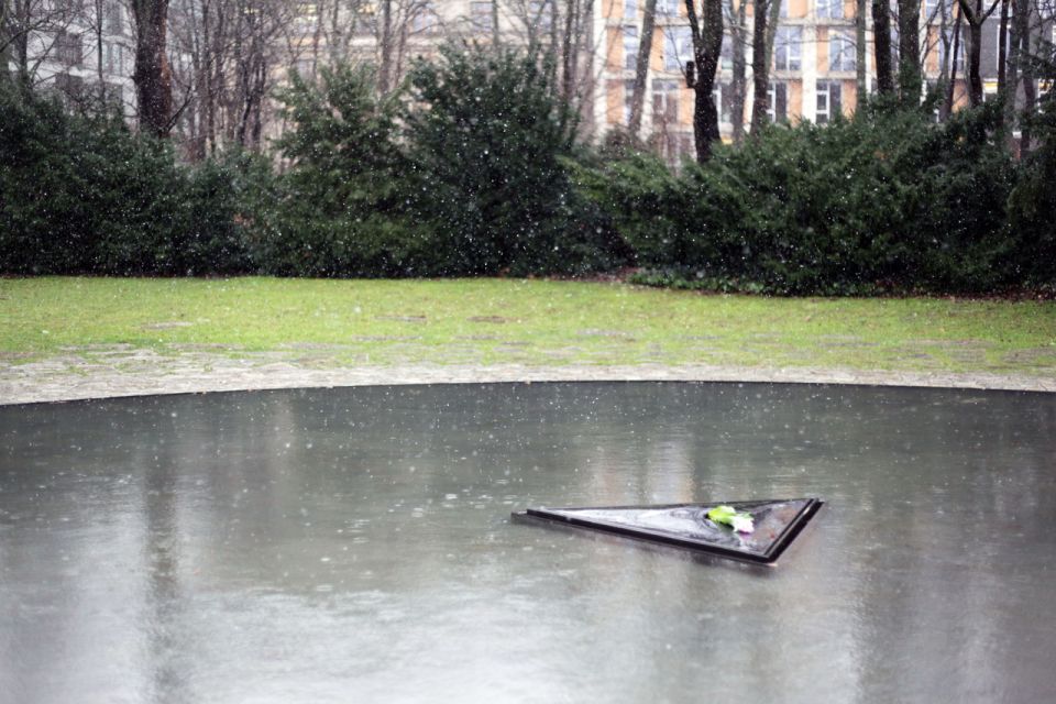 Hitler’s Germany: Berlin During the Third Reich & WWII - Memorials on the way to Tiergarten: remembering Sinti and Roma victims