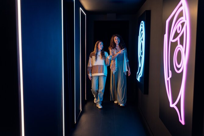 IKONO Berlin Immersive Experience - Crowds and pacing: how to enjoy IKONO Berlin without losing your mind