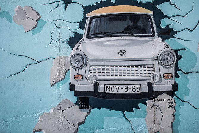 Kreuzberg Private Walking Tour: Immigrants, Artists & Hipsters - SO36 and Orianienstraße: Street Battles, Turkish Culture, and Shops With Stories