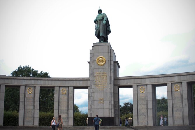Private Walking Tour: World War 2 and Cold War Sites in Berlin - Checkpoint Charlie and Tränenpalast: Berlin’s Cold War human timeline