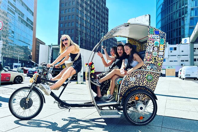 Rickshaw Tours Berlin - Groups of up to 16 people with several rickshaws - Starting at Brandenburg Gate: The Classic Face of Germany