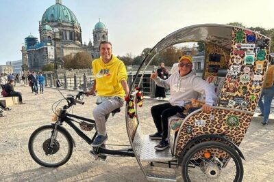 Rickshaw Tours Berlin - Groups of up to 16 people with several rickshaws - Reichstag/Bundestag Area and the German Chancellery: Power With Scars