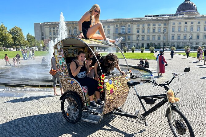 Rickshaw Tours Berlin - Groups of up to 16 people with several rickshaws - The Wall Memorial to Checkpoint Charlie: East-West Berlin in Plain View