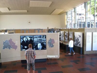 The History of Berlin: WWII PRIVATE Walking Tour With Locals - New Synagogue: Moorish architecture meets the weight of history